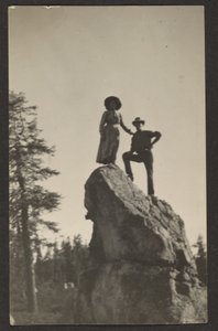 [Figure su Rocky Peak]