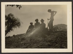 [Gruppo sulla collina]