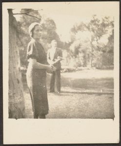 [Uomo e donna che giocano a croquet]