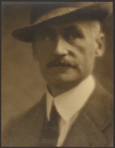 [Ritratto di uomo con cappello di paglia]. da Louis Fleckenstein