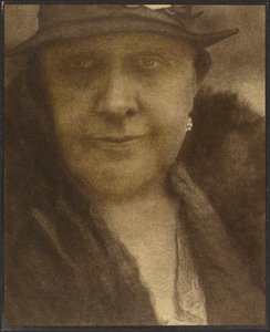 [Ritratto di donna con orecchino di diamante] da Louis Fleckenstein
