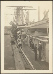 [Ponte della nave con marinai] da Louis Fleckenstein