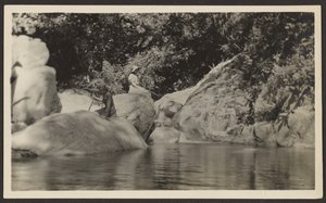 [Donna in riva al lago]