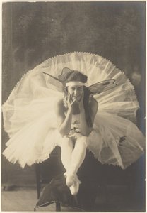 [Giovane ballerina con ali di fata] da Louis Fleckenstein