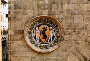 Stemma della gilda della Mercanzia da Luca Della Robbia