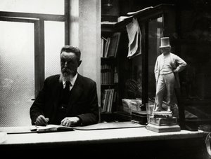 Mr. Gubinelli, last manager of the Antico Caffè Greco on Via Condotti