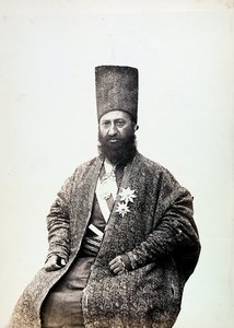 Un uomo in abiti tradizionali. Iran da Luigi Montabone