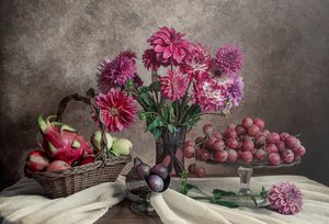 Natura morta con dalia e frutta da Lydia Jacobs