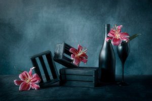 Moody, vino e gigli da Lydia Jacobs