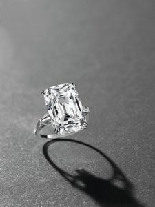 Un anello elegante