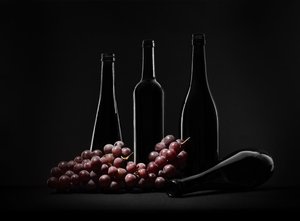 Natura morta con vino scuro da Margareth Perfoncio