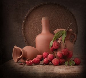 Natura morta rustica con litchi da Margareth Perfoncio