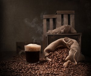 Natura morta con caffè caldo da Margareth Perfoncio