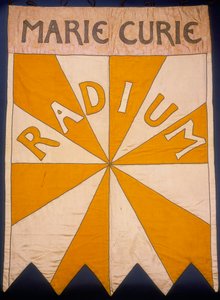 Marie Curie, Radio