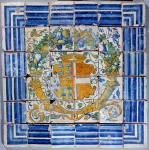 Pavimento con stemma di Madeleine de Savoie. Maiolica di Masseot Abaquesne (conosciuto tra 1526-1564) XVI secolo Enouen. Museo Nazionale del Rinascimento da Masseot Abaquesne
