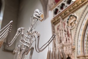 The Nerve Rack, 2019 (Acetale, Acrilico, Alluminio, Ottone, Circuiti elettrici, Vernice, PVC, Resina, Servomotori, Acciaio) da Mat Collishaw