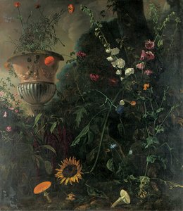 Malvarose, rose, un fiore blu, girasole e funghi, con calendule in un