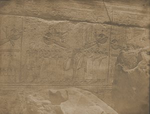 Palais de Karnak, sculture esterne del santuario di granito da Maxime Du Camp