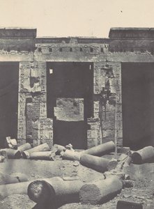 Tebe. Medinet-Habou. Parte orientale del Peristilio del Palazzo di Ramses-Miamun, 1850 da Maxime Du Camp