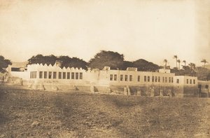 Vue du Divan et du Palais du Gouverneur, à Syout, 1849-50 da Maxime Du Camp