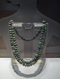Collare di giada, periodo Classico Tardo, 600-900 d.C. (giada) da Mayan