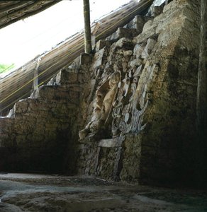 Maschera architettonica, Tempio dei Mascarones, Kohunlich, Penisola dello Yucatan, Messico Periodo Classico Antico (300-600 d.C.)