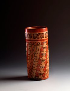 Vaso cilindrico in argilla policroma. Da Tikal da Mayan Mayan