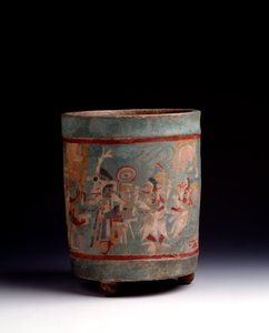 Arte precolombiana, civiltà Maya, periodo classico: vaso cilindrico in argilla policroma decorato con una scena cerimoniale con personaggi in processione. Da La Lagunita, Quiche, Guatemala. Guatemala, Museo Nazionale di Archeologia