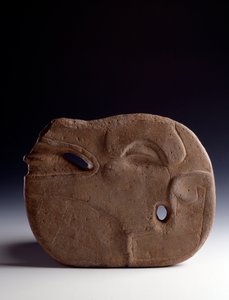 Arte precolombiana, civiltà Maya, periodo classico: ascia zoomorfa in pietra scolpita che rappresenta la testa di un cervo da Mayan Mayan
