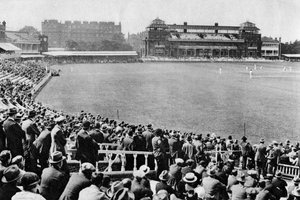 Una partita di cricket, Lords cricket ground, Londra, 1926-1927 da McLeish