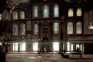 Arte ottomana: vista interna della Moschea Blu costruita tra il 1609 e il 1617 da Mehmet Aga