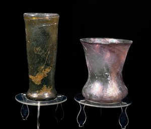 Civiltà barbarica: coppe di vetro del periodo merovingio. 6°-7° secolo. Strasburgo, Museo Archeologico del Palazzo Rohan