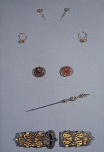 Arte Merovingia: Set della Regina dei Franchi Arnegonda o Aregonda