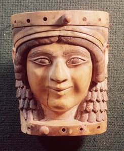 Testa di una Donna, chiamata la Signora del Pozzo o la Monna Lisa di Nimrud, dal Palazzo di Salmanassar III da Mesopotamian