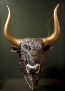 Arte minoica: rhyton a forma di testa di toro dal Piccolo Palazzo di Cnosso a Creta. 1550-1500 a.C. Heraklion, Museo Archeologico da Minoan
