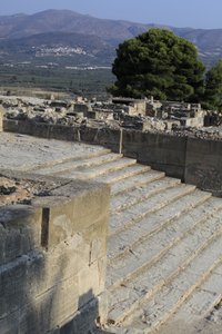 Sito archeologico minoico di Festo. Scala che parte dal cortile ovest e conduce ai Propilei, l