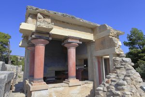 Sito archeologico minoico di Cnosso. Bacini lustrali nord. Ingresso nord del palazzo da Minoan
