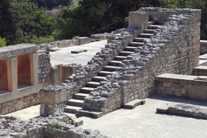 Parte orientale del palazzo del re Minosse a Cnosso tra il megaron della regina e il cortile centrale. Creta. 1600-1450 a.C. da Minoan
