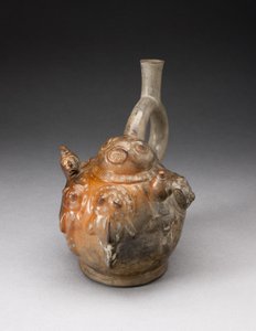 Vaso con beccuccio a staffa con rilievo che raffigura una scena di pesca, 100 a.C.-500 d.C. da Moche