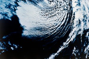 La Terra dallo spazio - ciclone da NASA Images