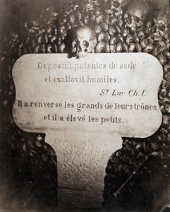 Gli ossari delle catacombe di Parigi