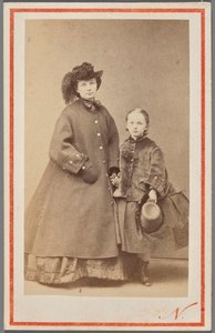 Ritratto di Jadwiga Garczyńska, nata Pruszak (1834-1917), con la figlia da Nadar