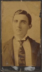 [Ritratto di un giovane non identificato, ben vestito e curato] da Napoleon Sarony