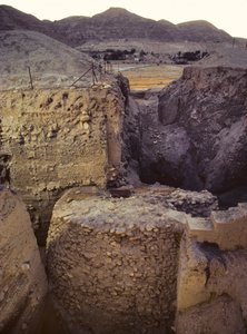 Trincea nel sito archeologico neolitico di Gerico da Nathan Benn