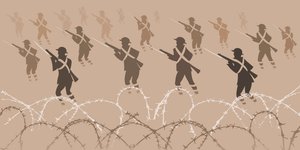 Soldati della Prima Guerra Mondiale con baionette - emergono dalle trincee