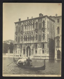 Esterno di Palazzo Cavalli-Franchetti a Venezia da Neue Photographische Gesellschaft