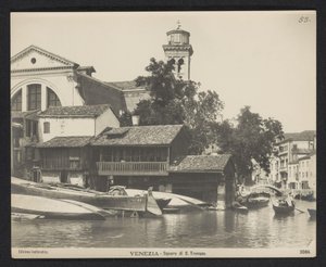 Veduta del cantiere delle gondole allo Squero di San Trovaso a Venezia da Neue Photographische Gesellschaft