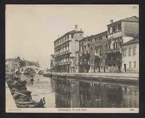 Veduta di un canale a Venezia da Neue Photographische Gesellschaft