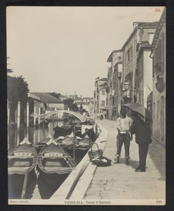 Gondole sul Canale di Ognissanti a Venezia