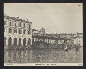 Mercato del pesce coperto a Venezia da Neue Photographische Gesellschaft